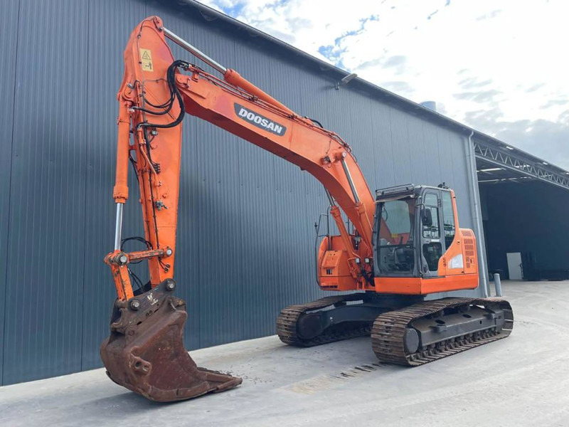 Doosan DX235LCR - Верижен багер: снимка 1 Doosan DX235LCR - Верижен багер: снимка 1