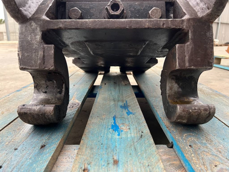 Бързо сменник за Строителна техника Gjerstad Volvo S1 - 320D: снимка 16