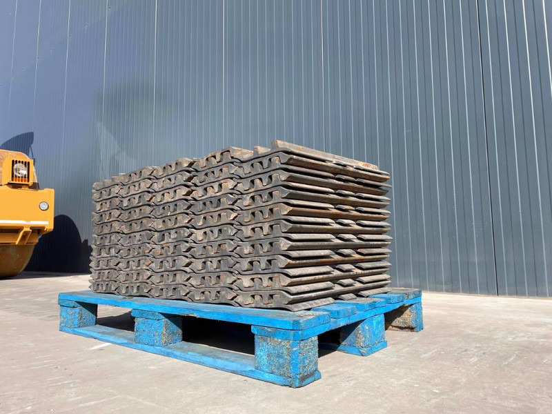 Hyundai R210 / R215 / R220 / R235 / R250 / R260 - Рама/ Шаси за Строителна техника: снимка 2 Hyundai R210 / R215 / R220 / R235 / R250 / R260 - Рама/ Шаси за Строителна техника: снимка 2