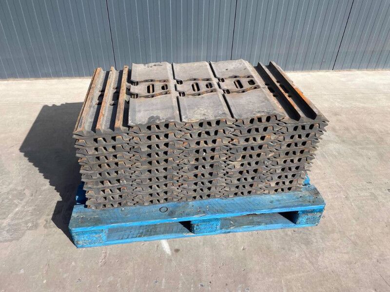 Hyundai R210 / R215 / R220 / R235 / R250 / R260 - Рама/ Шаси за Строителна техника: снимка 4 Hyundai R210 / R215 / R220 / R235 / R250 / R260 - Рама/ Шаси за Строителна техника: снимка 4