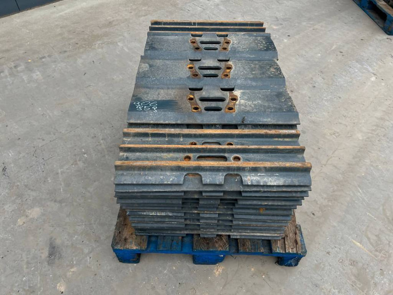 Hyundai R210 / R215 / R220 Shoes 3 Grouser 600mm - Рама/ Шаси за Строителна техника: снимка 2 Hyundai R210 / R215 / R220 Shoes 3 Grouser 600mm - Рама/ Шаси за Строителна техника: снимка 2