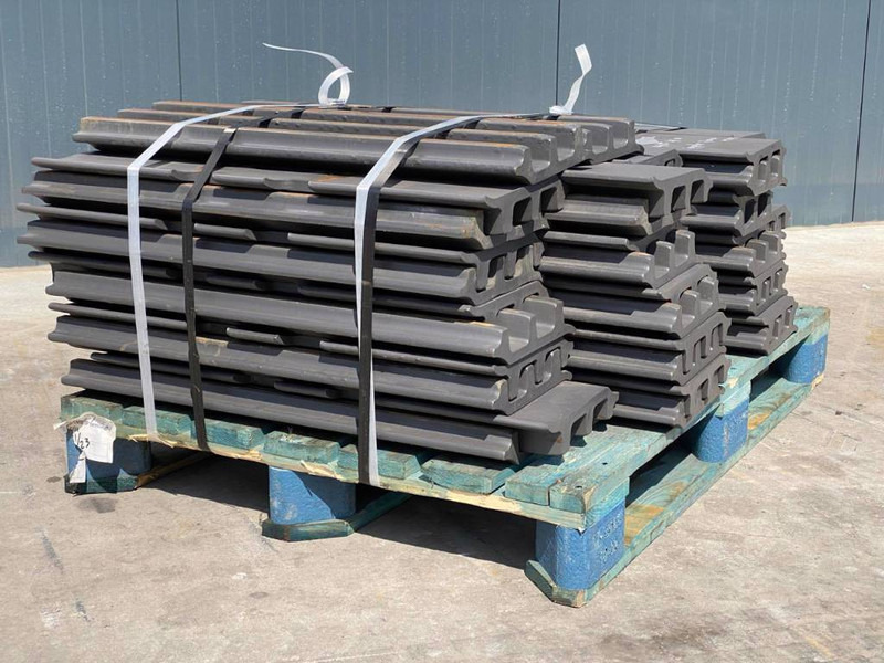 Komatsu PC300 / PC360 / PC400 Shoes/Pads - Рама/ Шаси за Строителна техника: снимка 4 Komatsu PC300 / PC360 / PC400 Shoes/Pads - Рама/ Шаси за Строителна техника: снимка 4