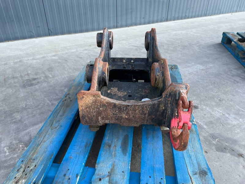 OilQuick OQ65 - 311F / 313F / 315F - Бързо сменник за Строителна техника: снимка 2 OilQuick OQ65 - 311F / 313F / 315F - Бързо сменник за Строителна техника: снимка 2