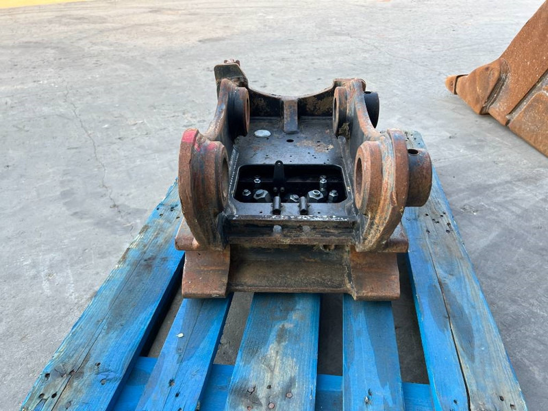 OilQuick OQ65 - 311F / 313F / 315F - Бързо сменник за Строителна техника: снимка 5 OilQuick OQ65 - 311F / 313F / 315F - Бързо сменник за Строителна техника: снимка 5