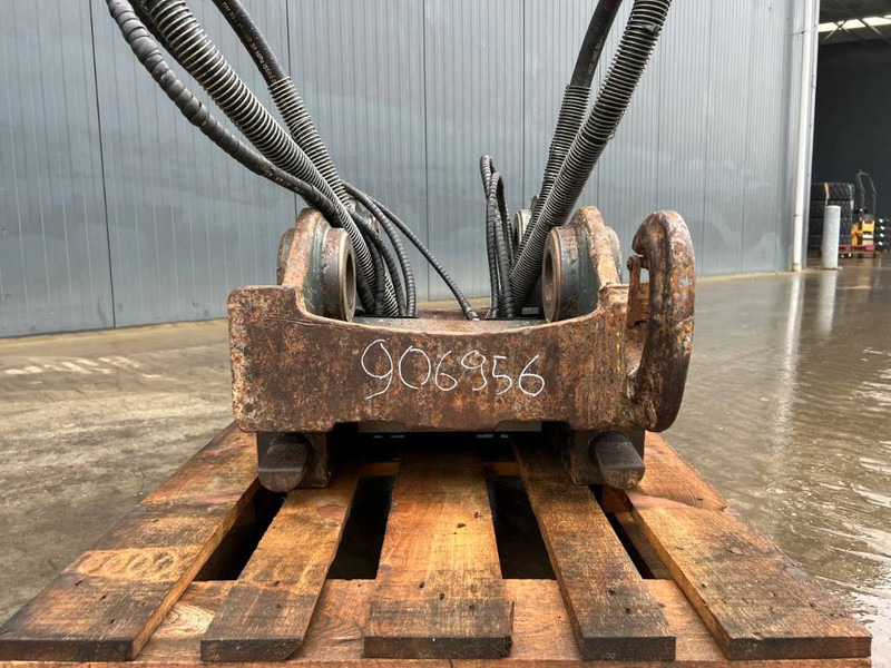 OilQuick OQ70/55 - 323D - Бързо сменник за Строителна техника: снимка 2 OilQuick OQ70/55 - 323D - Бързо сменник за Строителна техника: снимка 2
