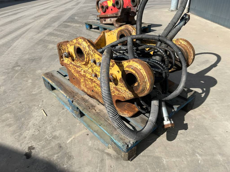 OilQuick OQ80 - 330F / 329E - Бързо сменник за Строителна техника: снимка 5 OilQuick OQ80 - 330F / 329E - Бързо сменник за Строителна техника: снимка 5