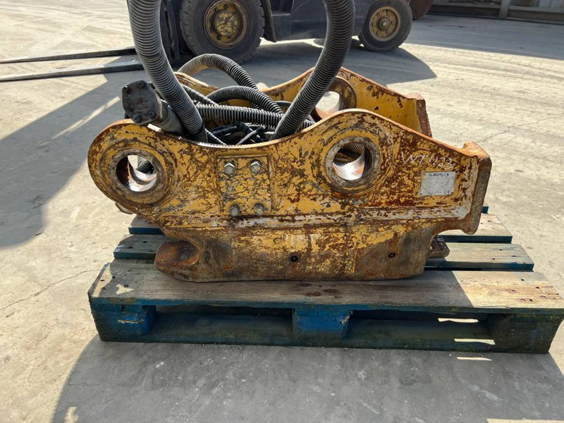 OilQuick OQ80 - 330F / 329E - Бързо сменник за Строителна техника: снимка 4 OilQuick OQ80 - 330F / 329E - Бързо сменник за Строителна техника: снимка 4