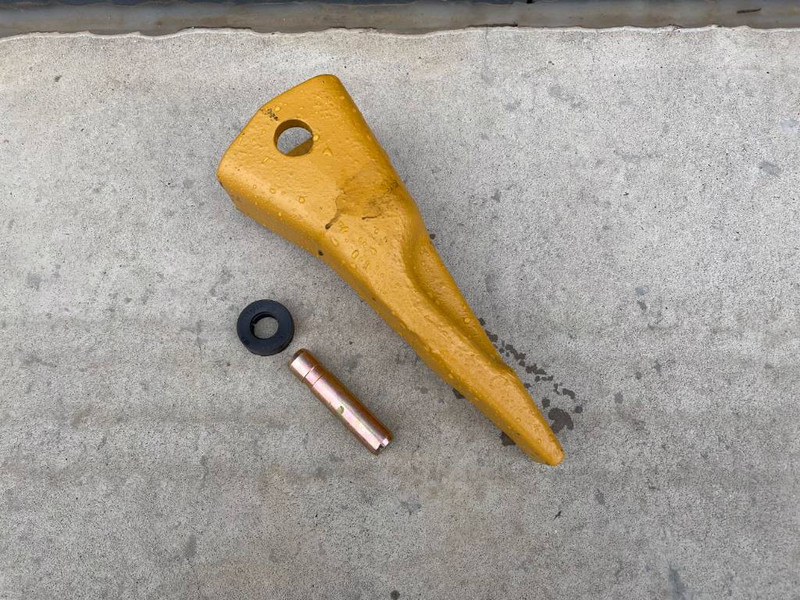 Cat 120H / 120M / 140H / 140M / 160H / 160M Ripper Tip - Прикачен инвентар за Строителна техника: снимка 1 Cat 120H / 120M / 140H / 140M / 160H / 160M Ripper Tip - Прикачен инвентар за Строителна техника: снимка 1