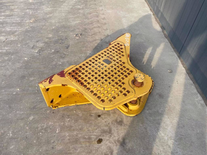 Cat D4 NG Zugtraverse - Прикачен инвентар за Строителна техника: снимка 1 Cat D4 NG Zugtraverse - Прикачен инвентар за Строителна техника: снимка 1