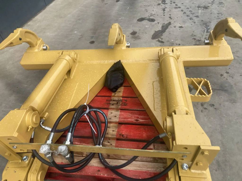 Cat D5M Ripper - Прикачен инвентар за Строителна техника: снимка 5 Cat D5M Ripper - Прикачен инвентар за Строителна техника: снимка 5