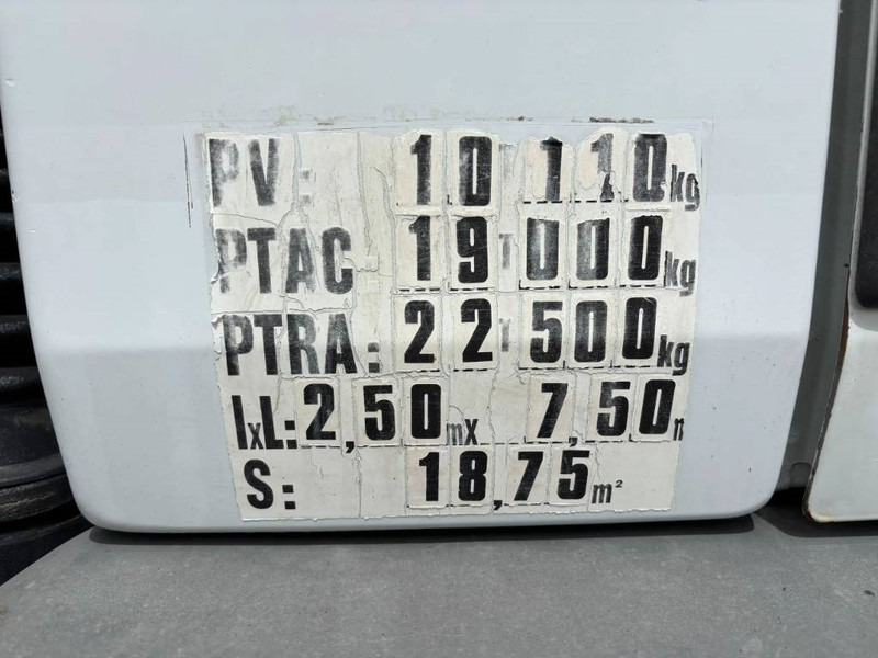 Лизинг на Renault Rincheval - 9.000 Liter Renault Rincheval - 9.000 Liter: снимка 20