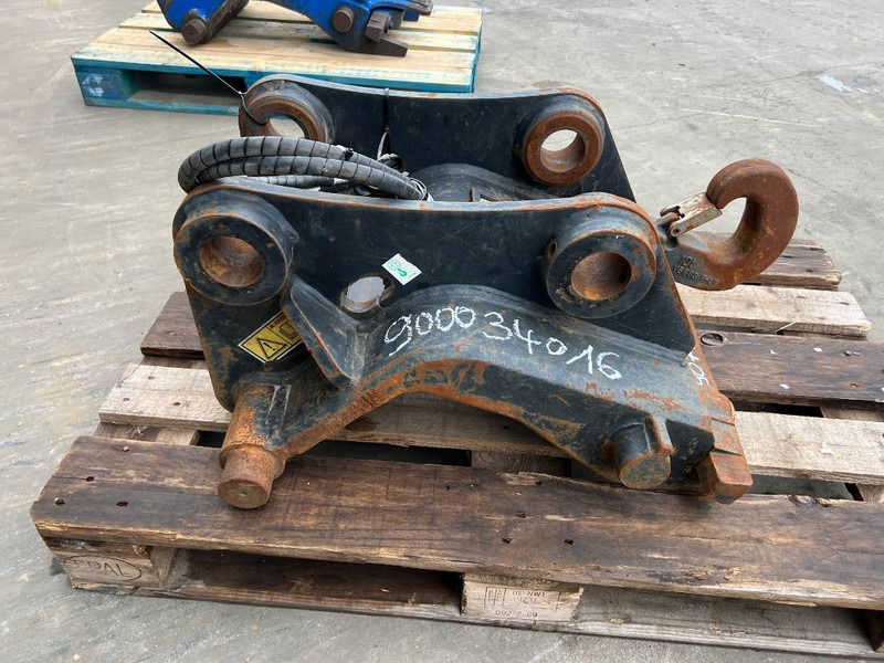 Verachtert CW20 - 312 / 311F / 313F / 315F - Бързо сменник за Строителна техника: снимка 4 Verachtert CW20 - 312 / 311F / 313F / 315F - Бързо сменник за Строителна техника: снимка 4