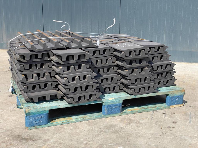 Volvo EC480 Shoes/Pads - Рама/ Шаси за Строителна техника: снимка 3 Volvo EC480 Shoes/Pads - Рама/ Шаси за Строителна техника: снимка 3
