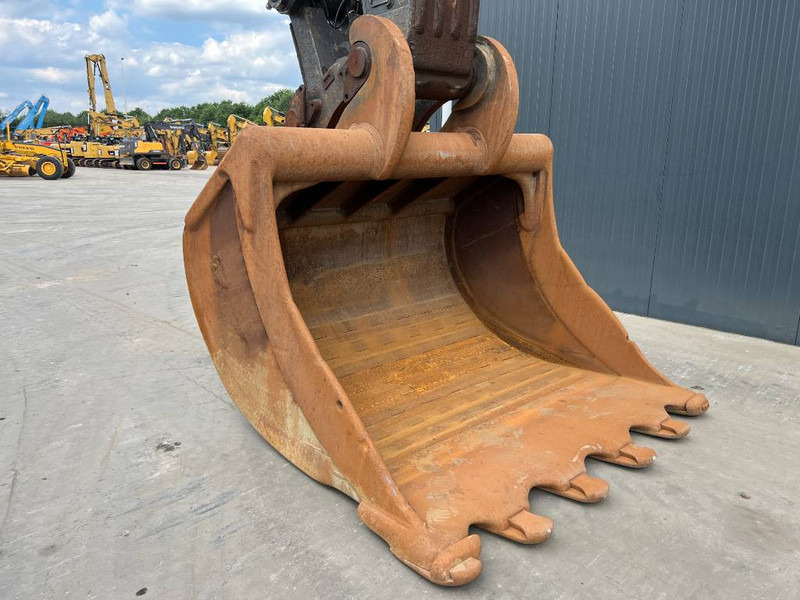 Верижен багер Volvo EC750E L: снимка 13