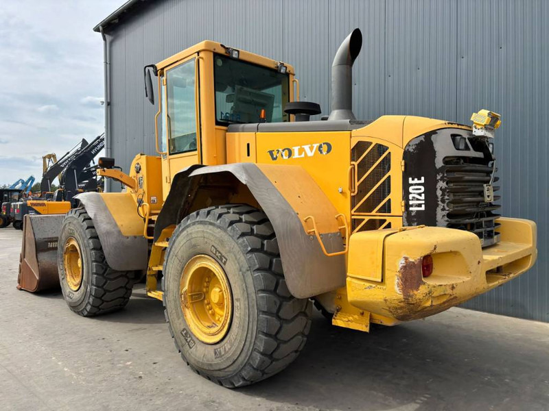 Volvo L120E - Колесен товарач: снимка 2 Volvo L120E - Колесен товарач: снимка 2