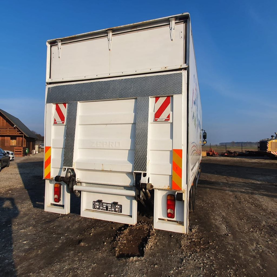 DAF CF 65.220 - Камион фургон: снимка 4 DAF CF 65.220 - Камион фургон: снимка 4