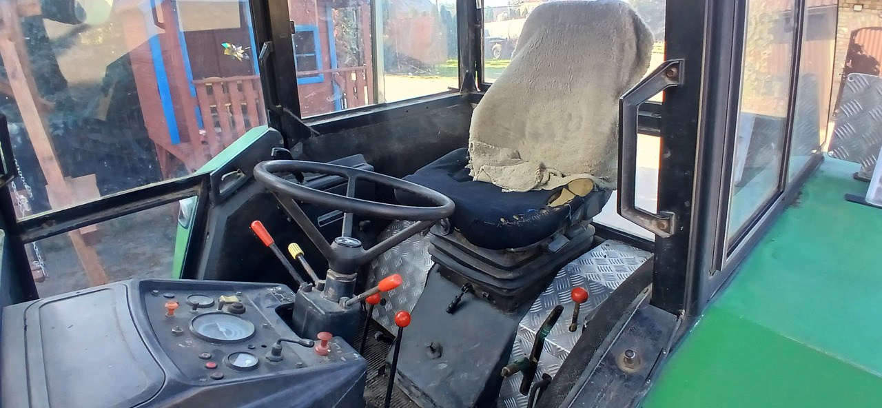 JOHN DEERE 3030E - Трактор: снимка 3 JOHN DEERE 3030E - Трактор: снимка 3