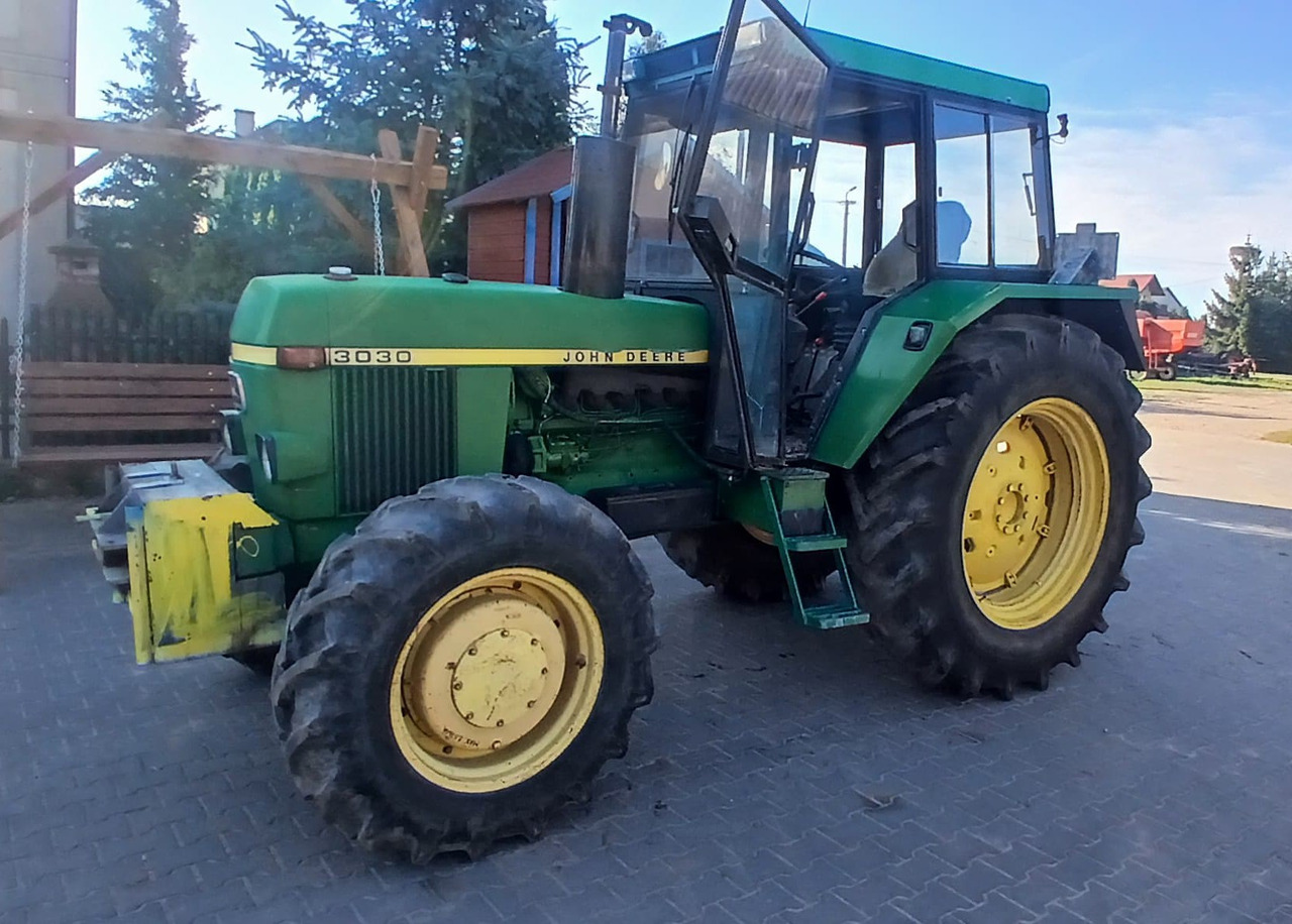 JOHN DEERE 3030E - Трактор: снимка 2 JOHN DEERE 3030E - Трактор: снимка 2