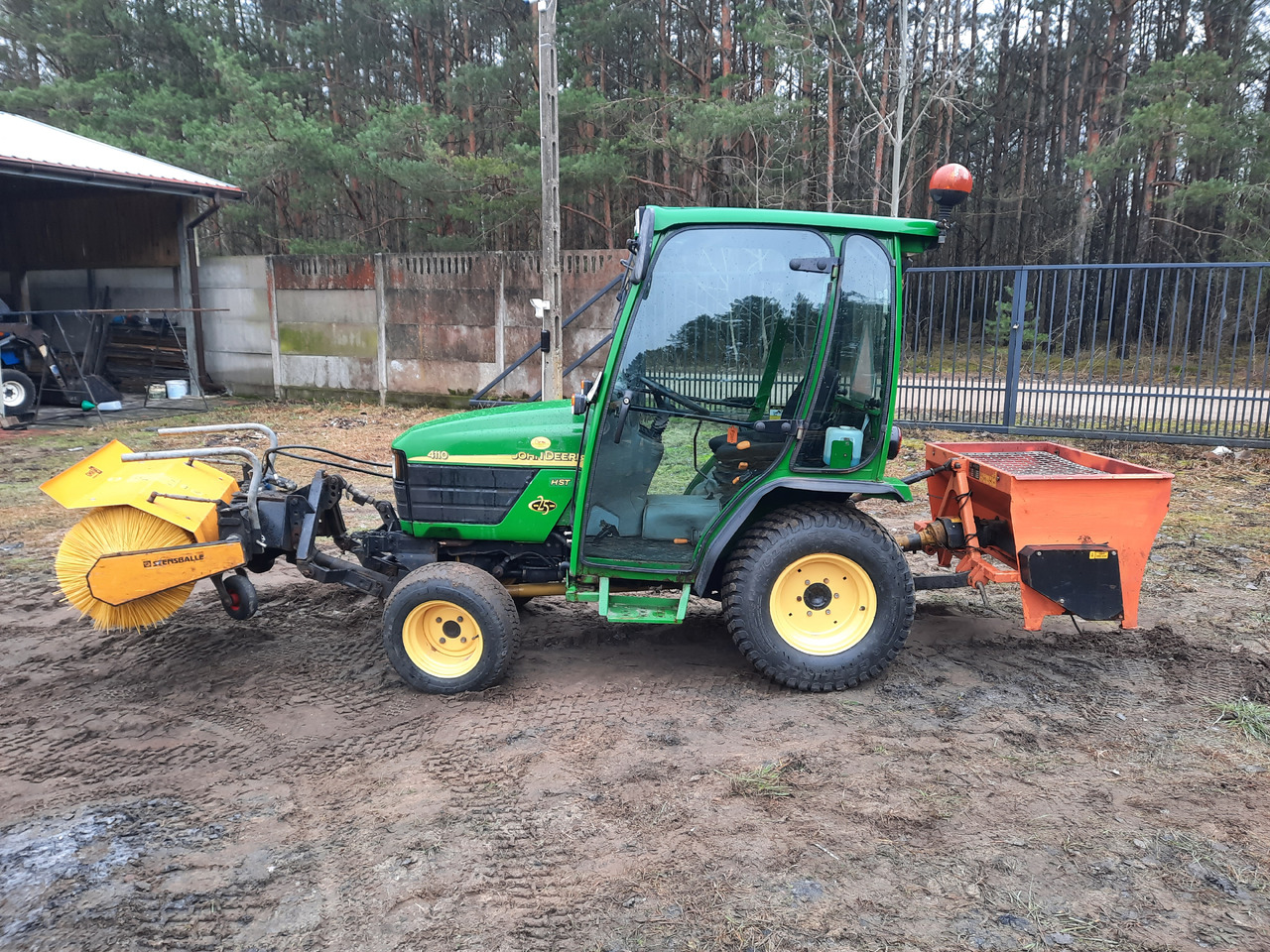 JOHN DEERE 4110 - Трактор: снимка 3 JOHN DEERE 4110 - Трактор: снимка 3