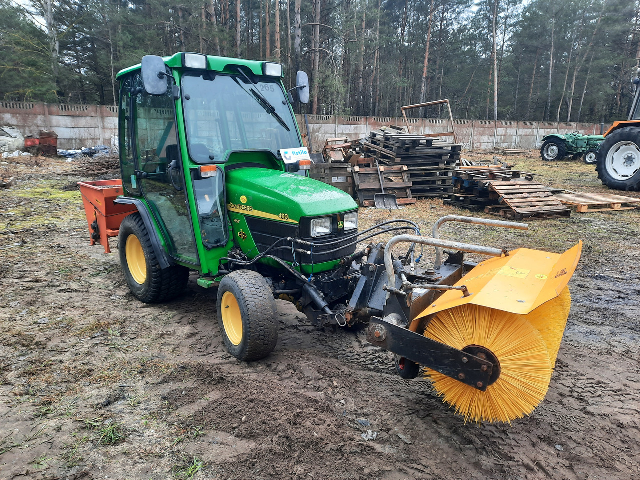 JOHN DEERE 4110 - Трактор: снимка 2 JOHN DEERE 4110 - Трактор: снимка 2