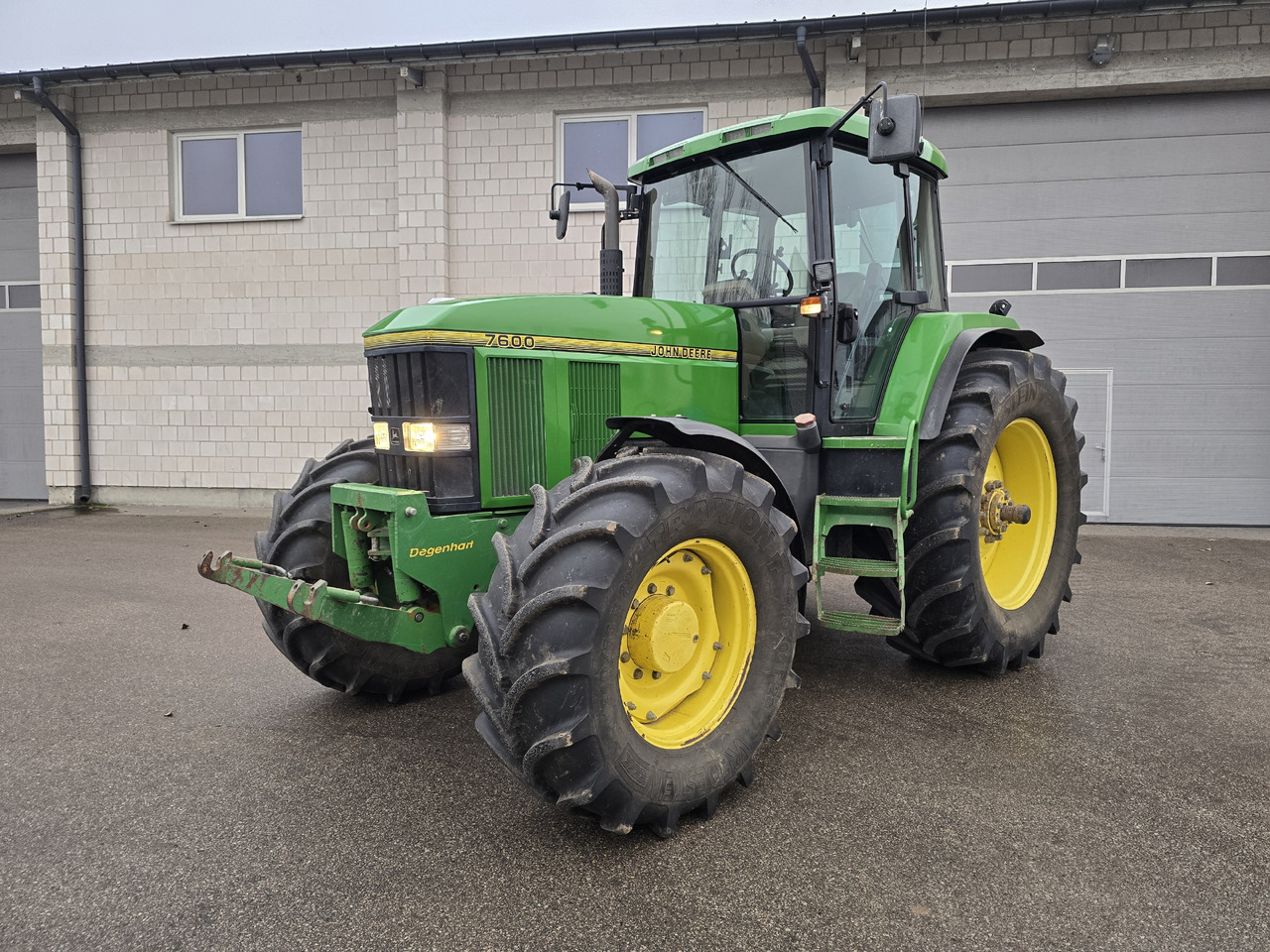 JOHN DEERE 7600 - Трактор: снимка 4 JOHN DEERE 7600 - Трактор: снимка 4