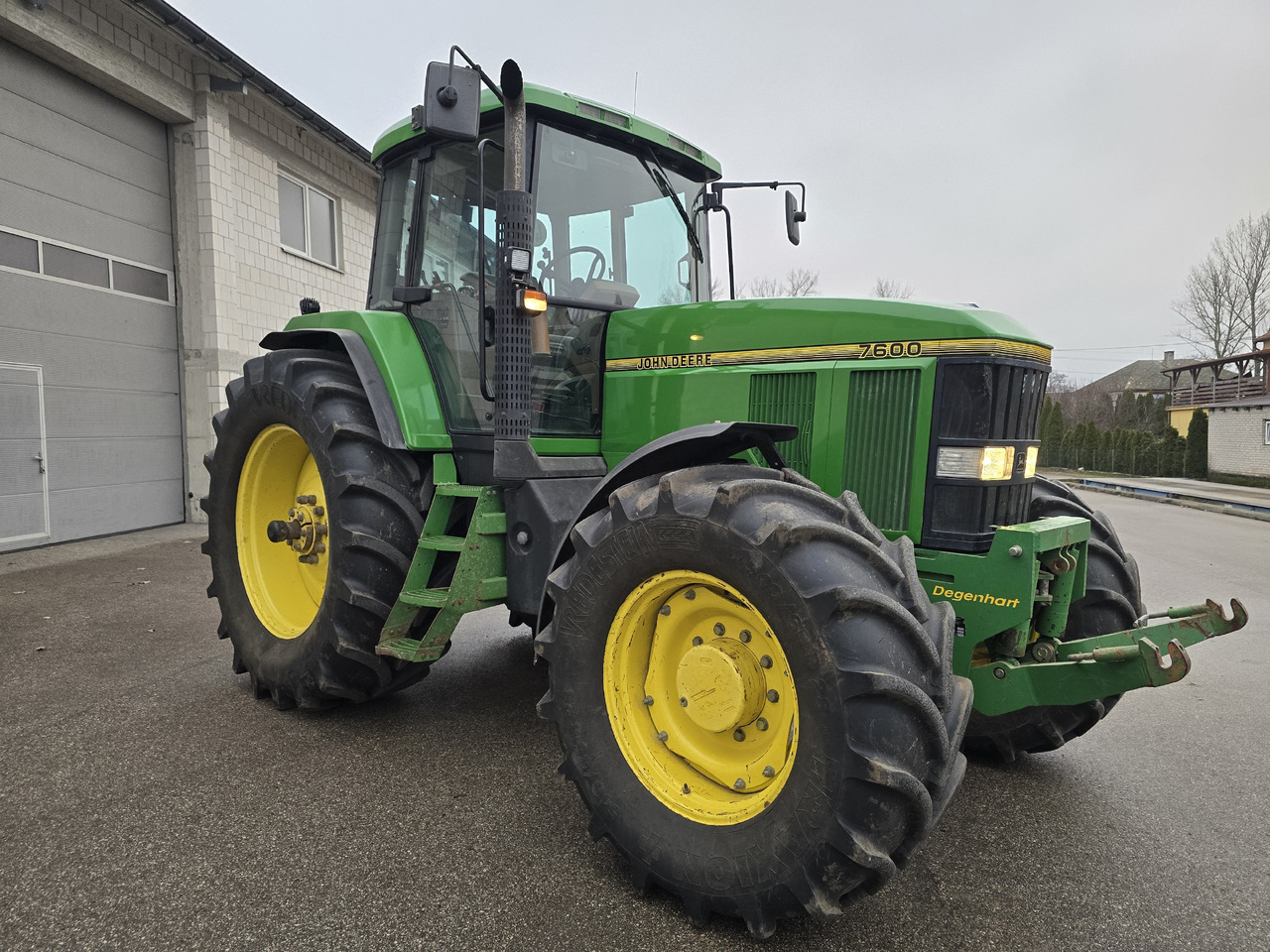 JOHN DEERE 7600 - Трактор: снимка 1 JOHN DEERE 7600 - Трактор: снимка 1