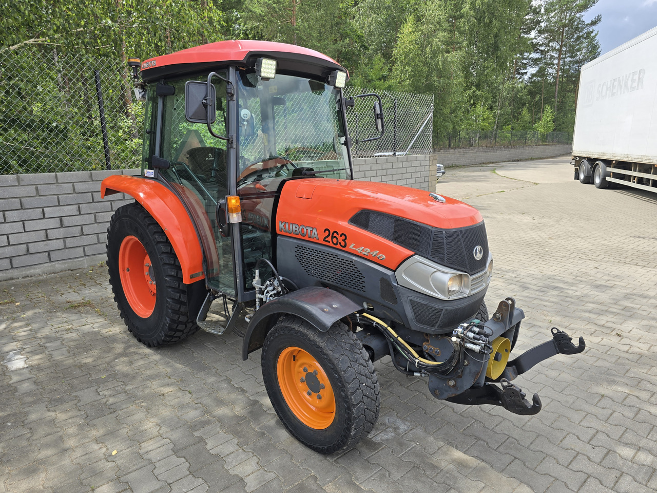 KUBOTA 4240 - Трактор: снимка 4 KUBOTA 4240 - Трактор: снимка 4