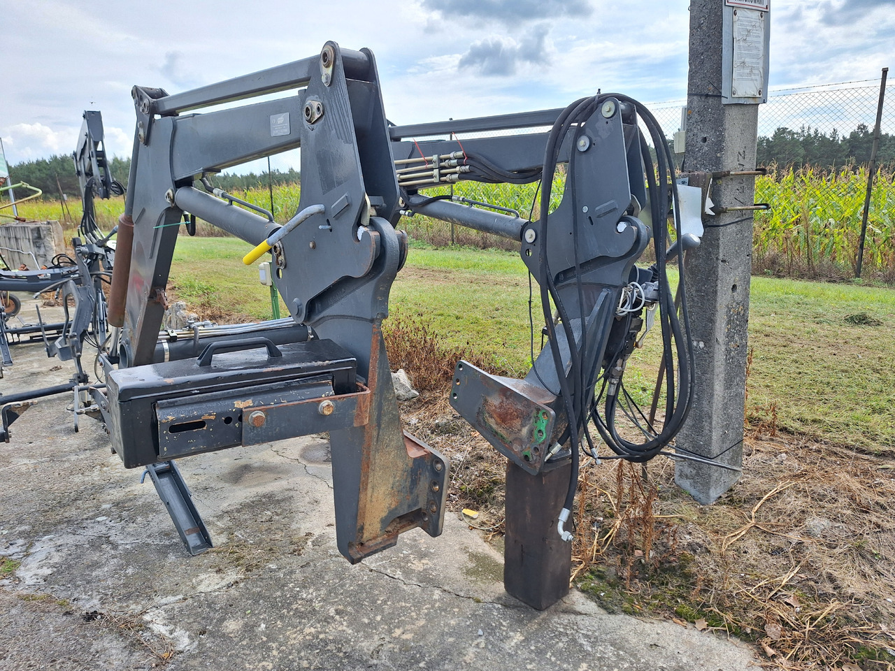 Manip MP85 - Челен товарач за трактор: снимка 4 Manip MP85 - Челен товарач за трактор: снимка 4