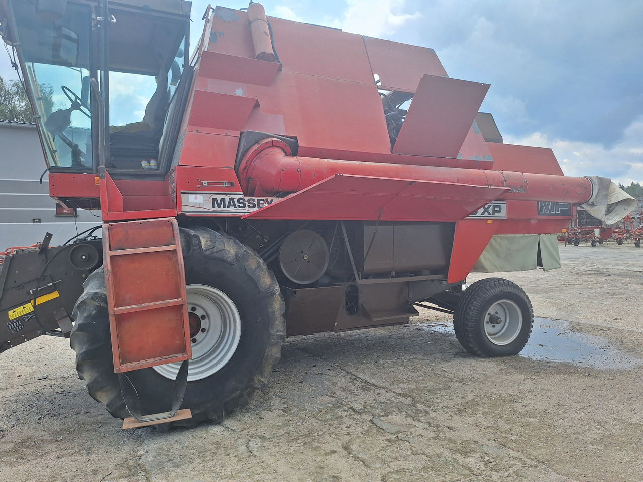 Massey Ferguson 29XP - Зърнокомбайн: снимка 3 Massey Ferguson 29XP - Зърнокомбайн: снимка 3