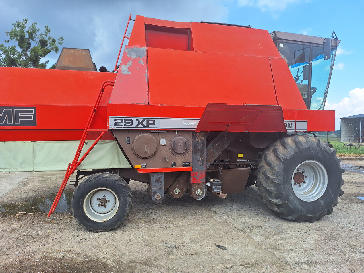 Massey Ferguson 29XP - Зърнокомбайн: снимка 1 Massey Ferguson 29XP - Зърнокомбайн: снимка 1