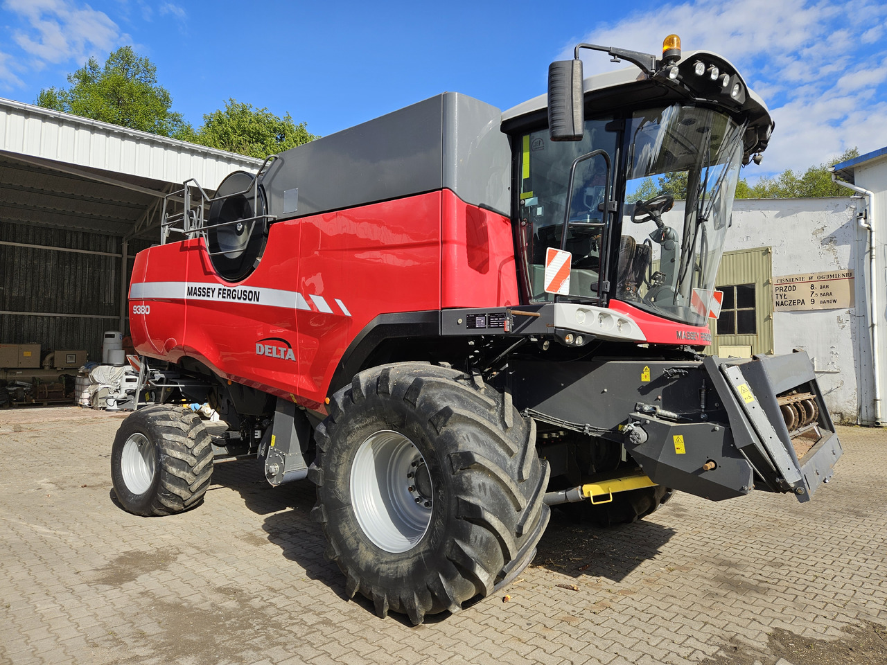 Massey Ferguson Delta 9380 - Зърнокомбайн: снимка 2 Massey Ferguson Delta 9380 - Зърнокомбайн: снимка 2