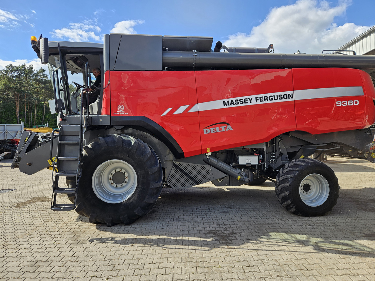 Massey Ferguson Delta 9380 - Зърнокомбайн: снимка 3 Massey Ferguson Delta 9380 - Зърнокомбайн: снимка 3