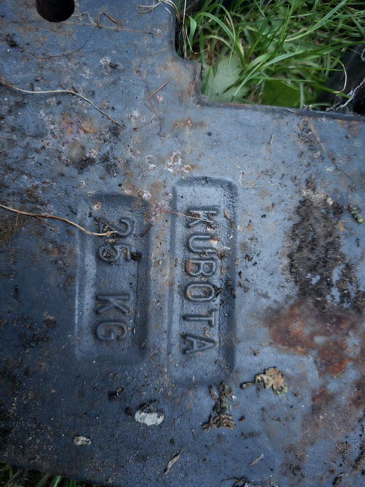 Obciążniki Kubota - Противовес: снимка 3 Obciążniki Kubota - Противовес: снимка 3