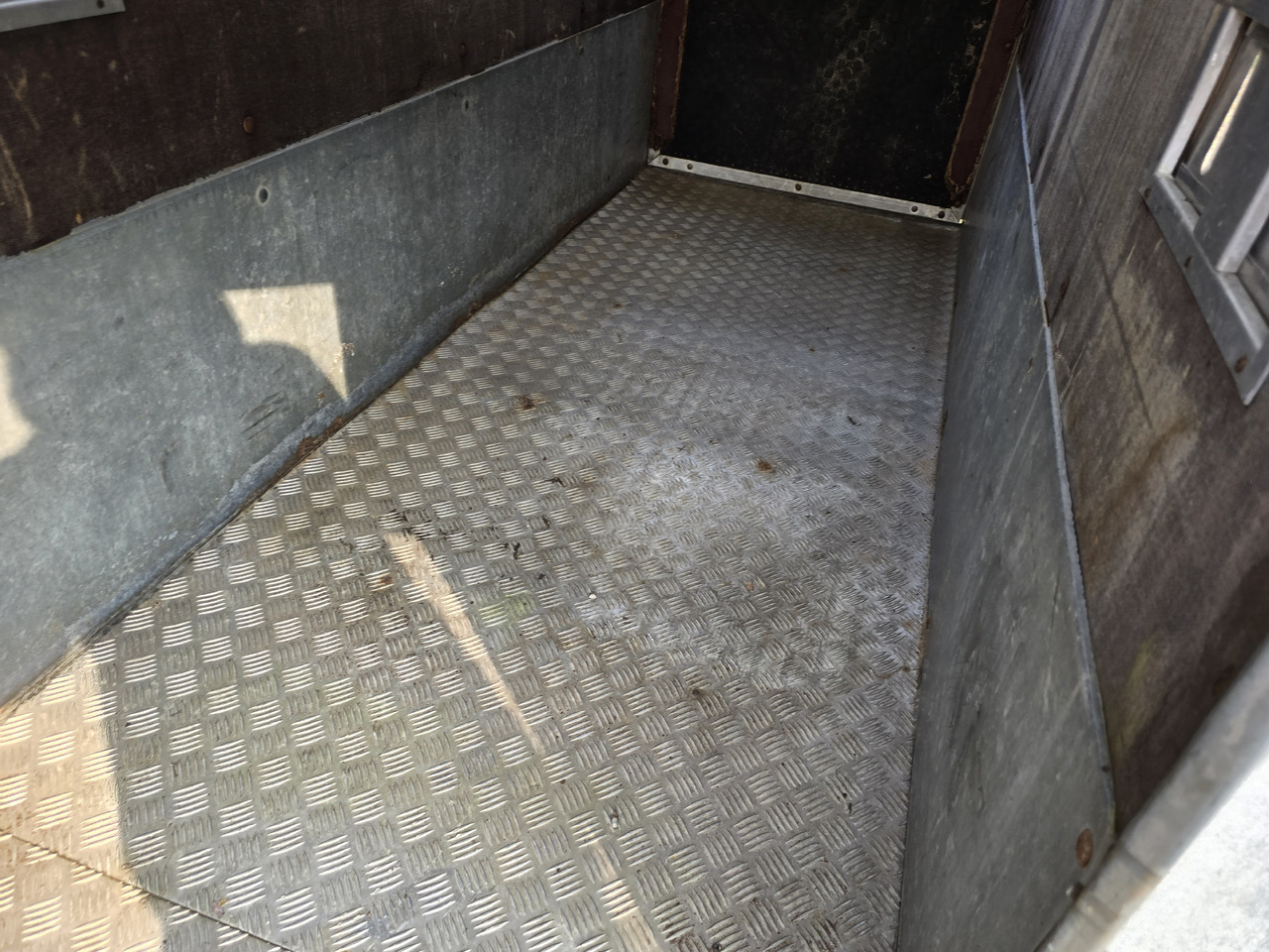 PONGRATZ PA 310 T - За превоз на животни ремарке: снимка 2 PONGRATZ PA 310 T - За превоз на животни ремарке: снимка 2