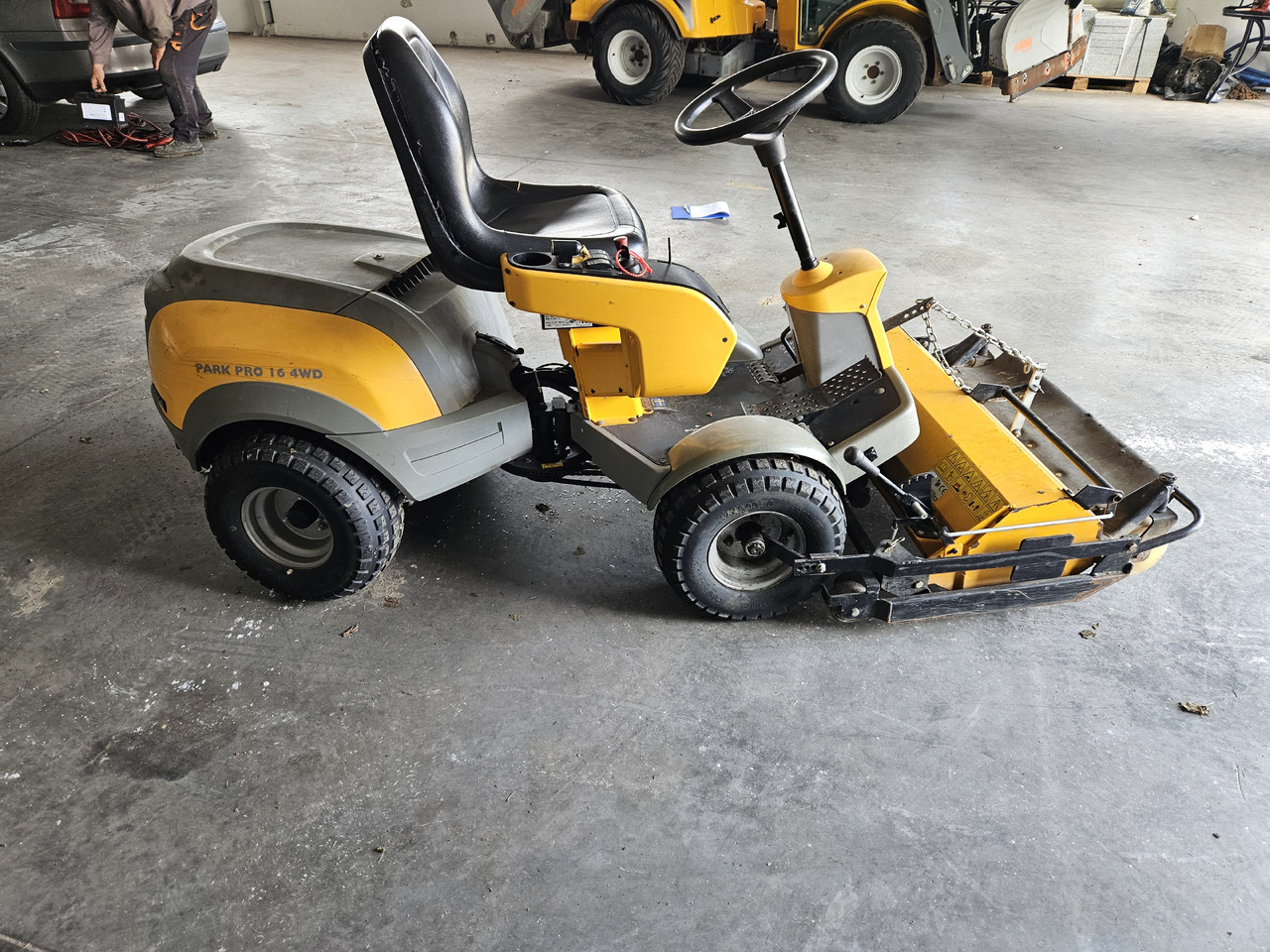 Stiga Park Pro 16 4WD - Косачка за трева: снимка 5 Stiga Park Pro 16 4WD - Косачка за трева: снимка 5