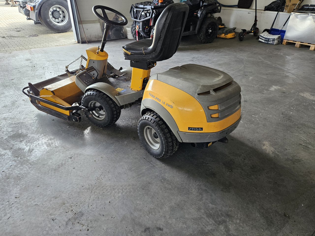Stiga Park Pro 16 4WD - Косачка за трева: снимка 3 Stiga Park Pro 16 4WD - Косачка за трева: снимка 3