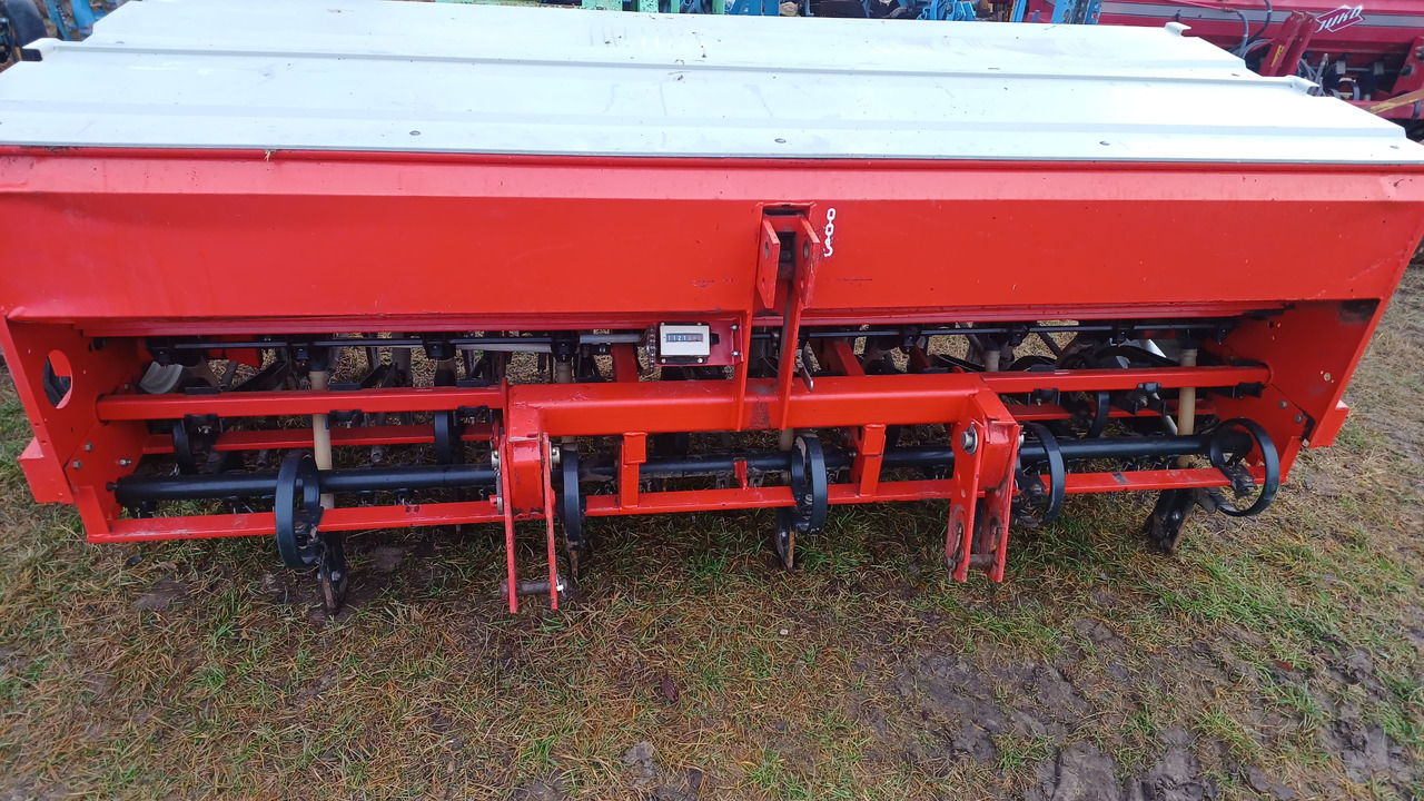 Tume KL-2500 - Машина за сеене: снимка 4 Tume KL-2500 - Машина за сеене: снимка 4