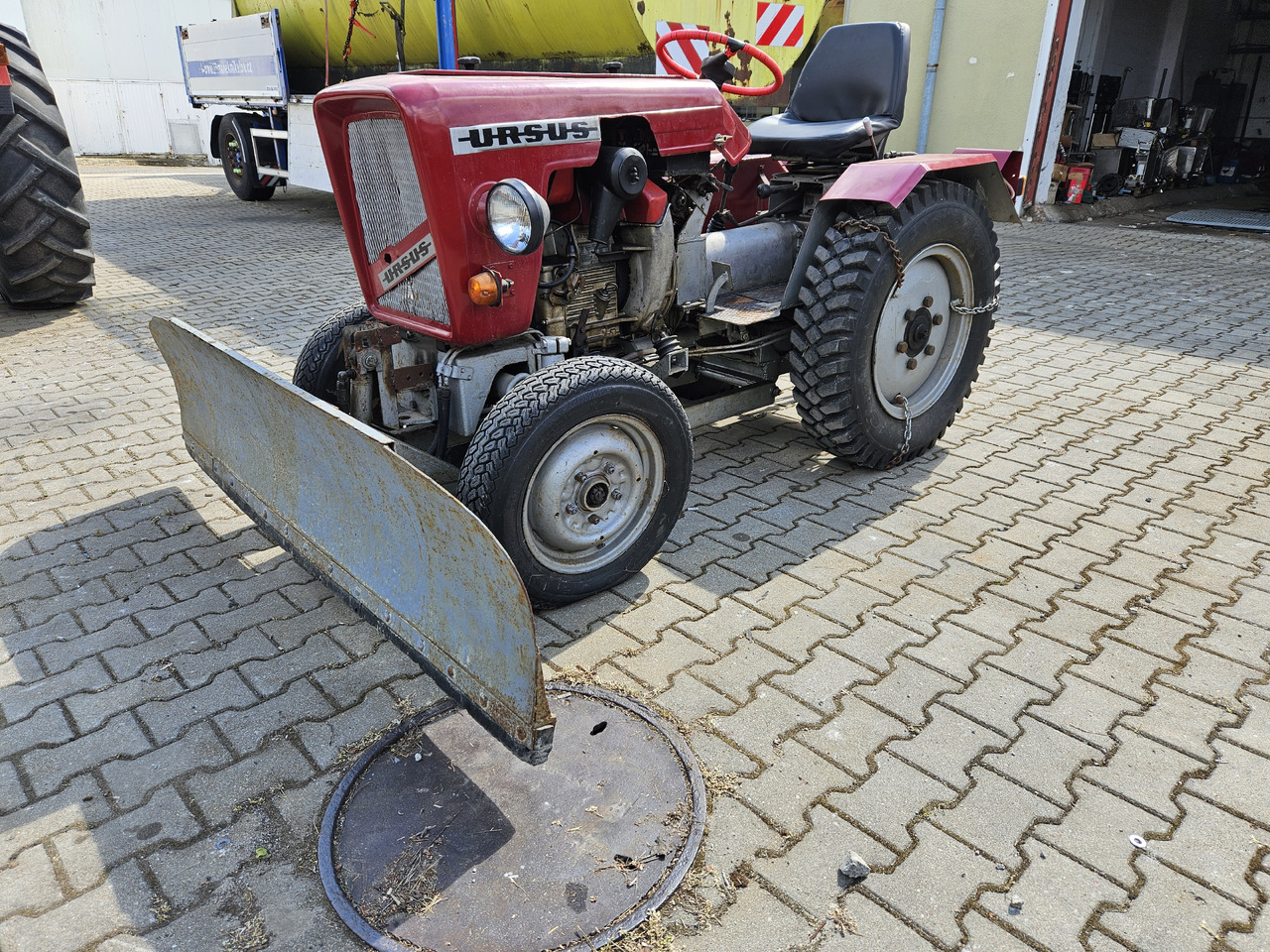 Трактор Ursus 1CA90: снимка 1
