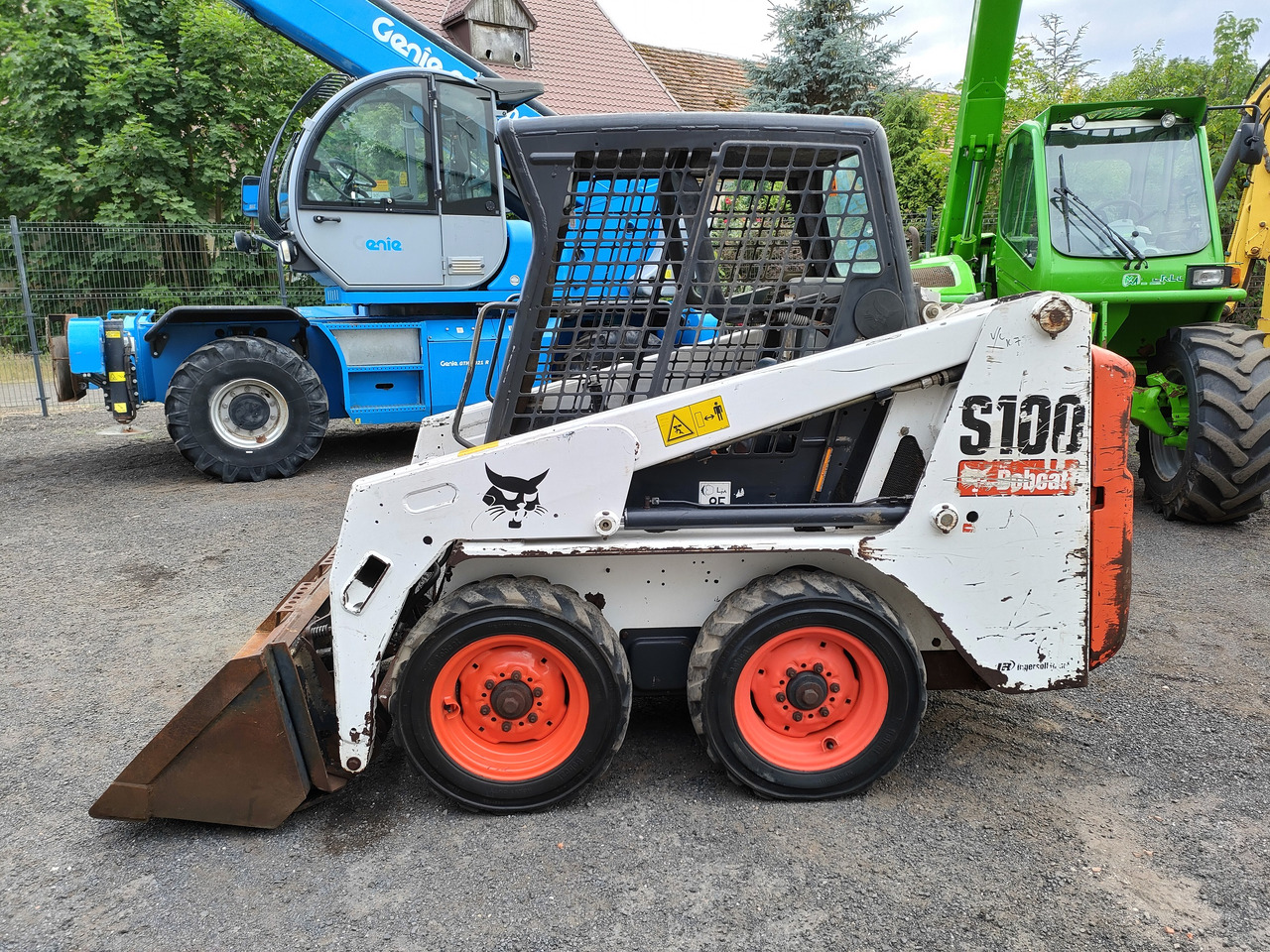 Bob cat s100 - Мини челен товарач: снимка 1 Bob cat s100 - Мини челен товарач: снимка 1