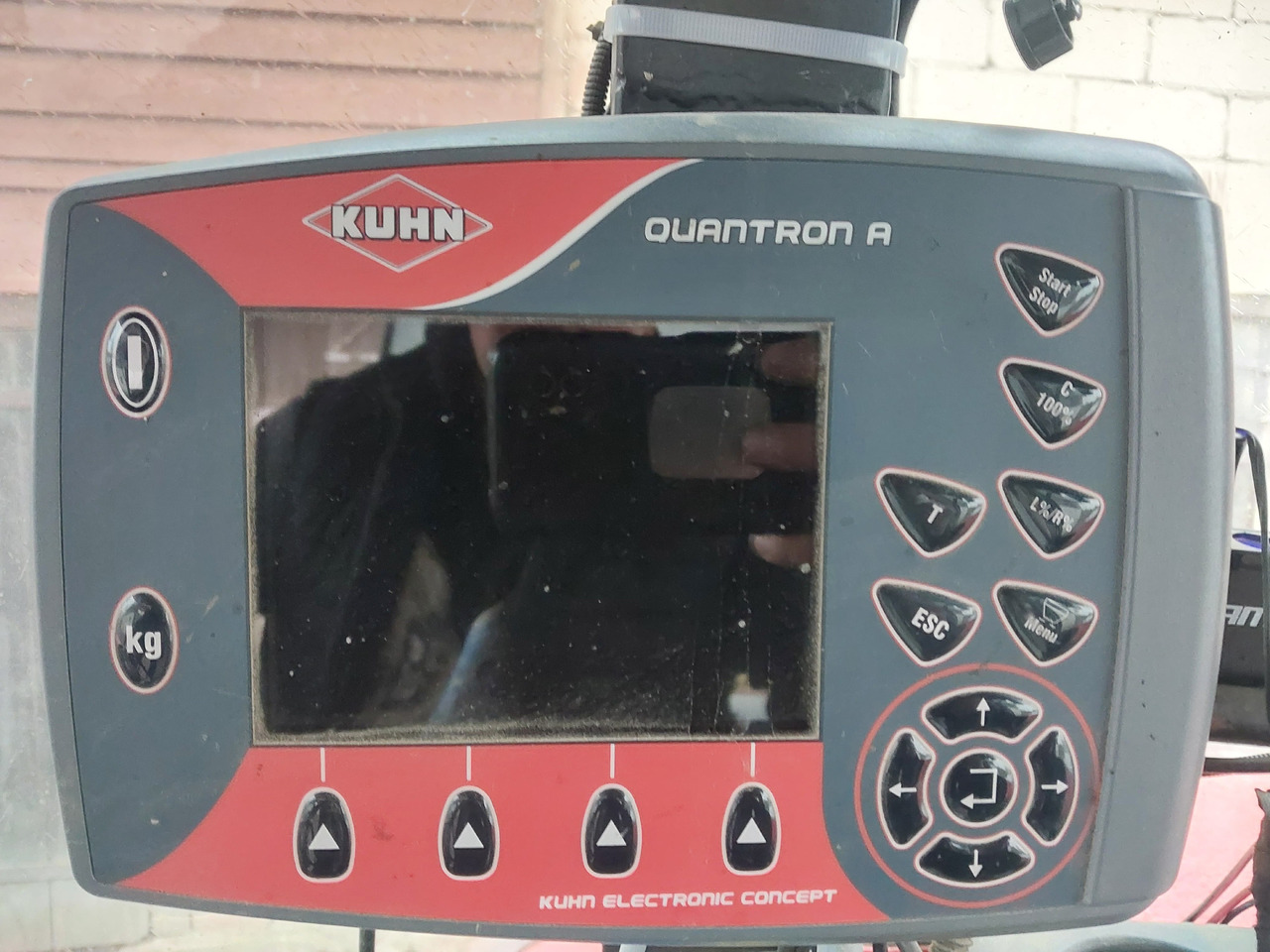 Kuhn RAUCH AXIS 30.1 - Тороразпръсквачка: снимка 2 Kuhn RAUCH AXIS 30.1 - Тороразпръсквачка: снимка 2