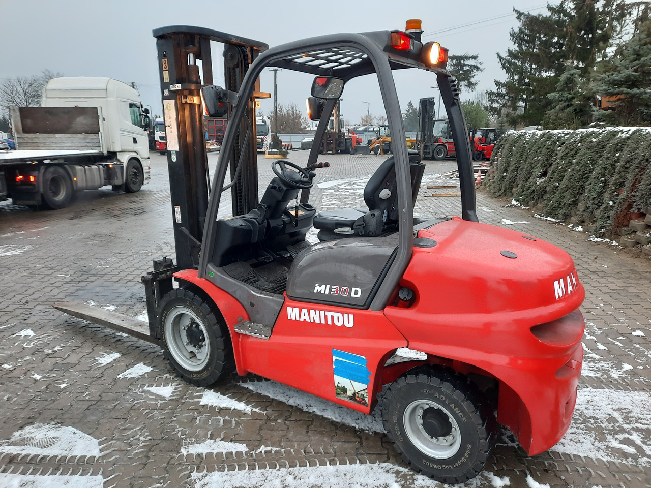 Manitou MI30D - Дизелов мотокар: снимка 5 Manitou MI30D - Дизелов мотокар: снимка 5