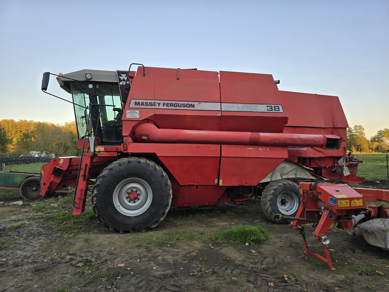 Massey-ferguson 38 - Зърнокомбайн: снимка 3 Massey-ferguson 38 - Зърнокомбайн: снимка 3