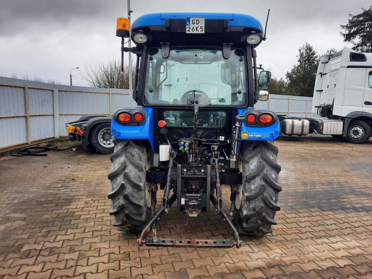 New-holland T4.65 - Трактор: снимка 4 New-holland T4.65 - Трактор: снимка 4