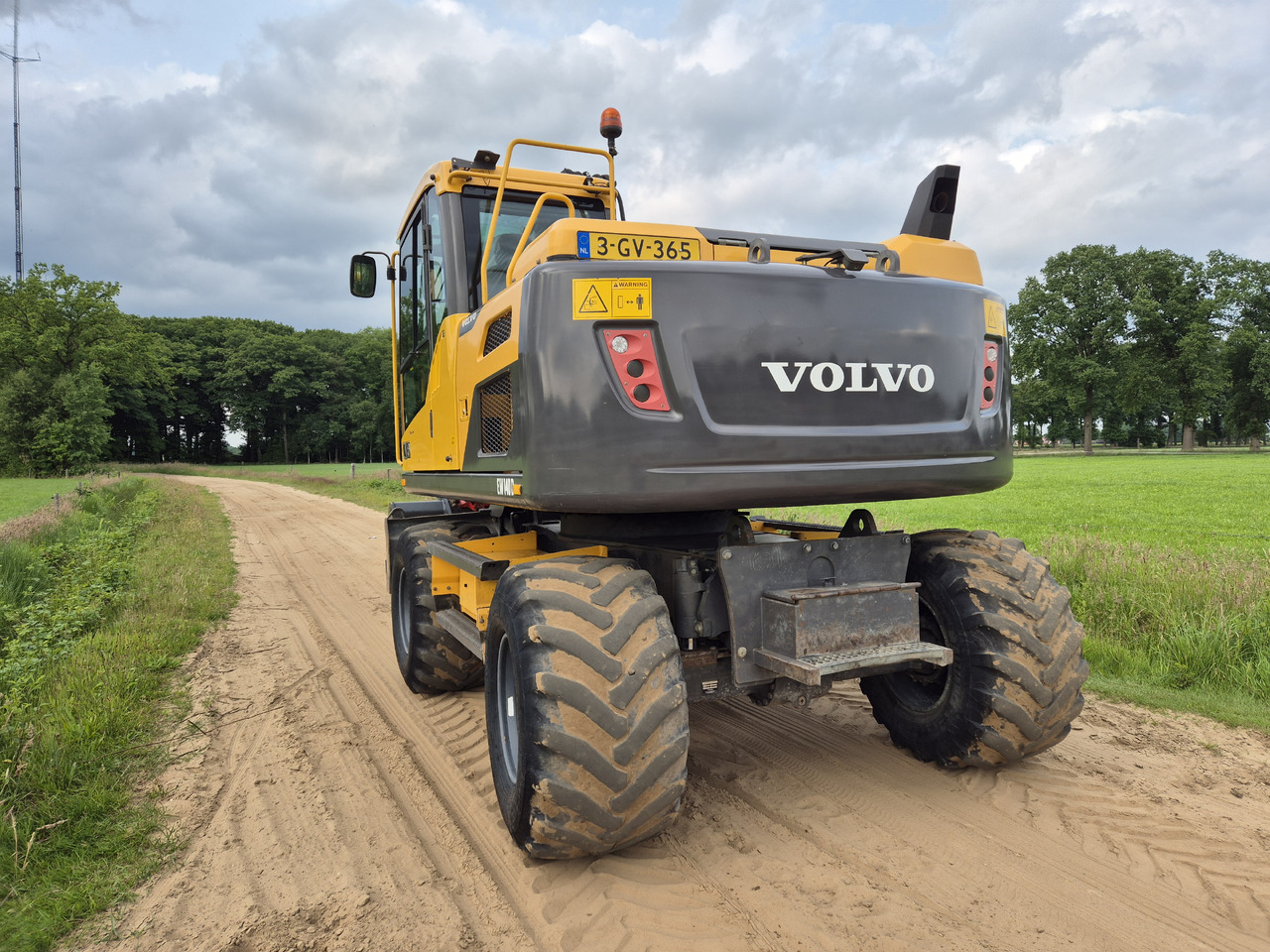 VOLVO EW 140 D - Колесен багер: снимка 3 VOLVO EW 140 D - Колесен багер: снимка 3