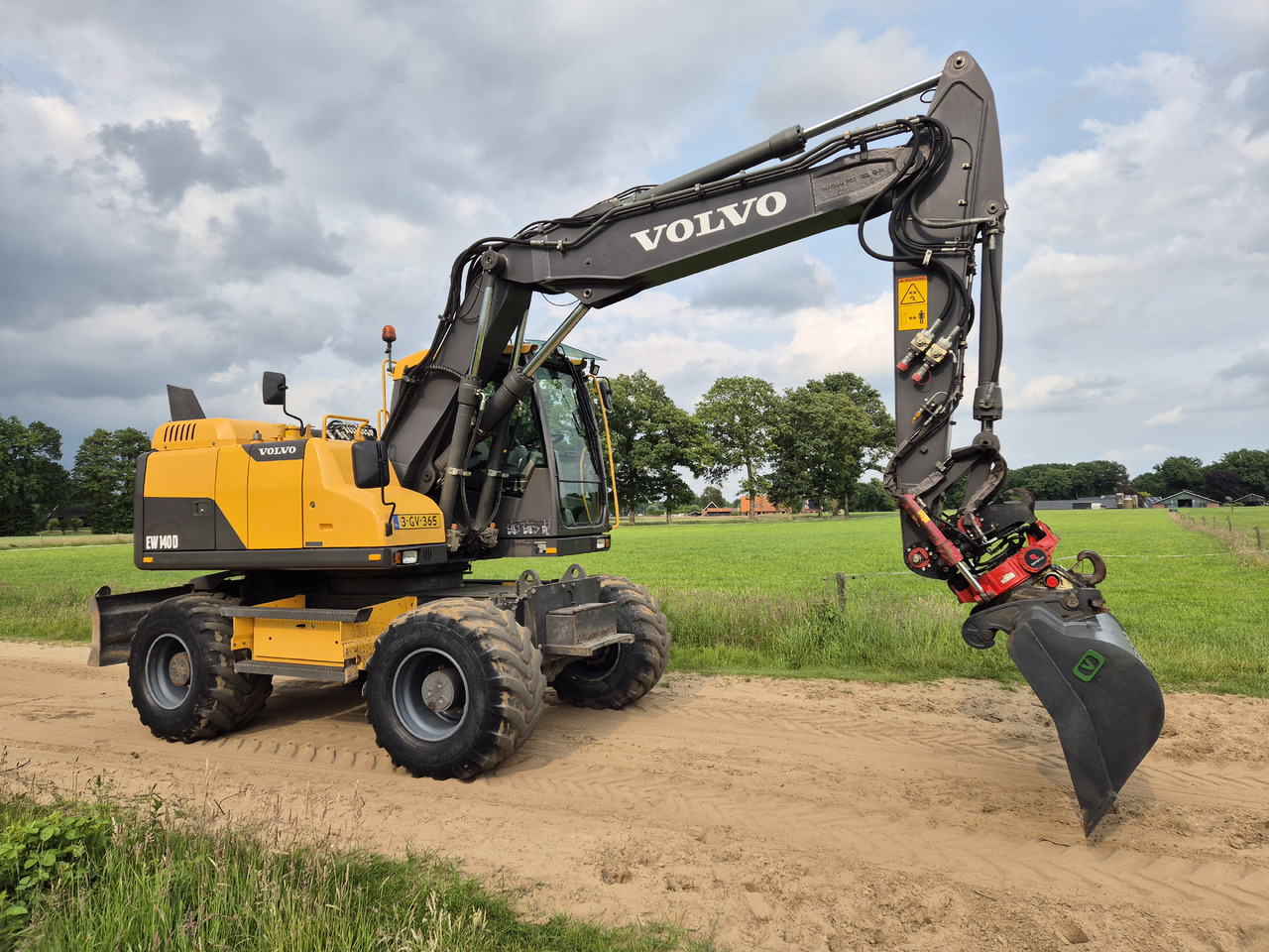 VOLVO EW 140 D Rototilt - Колесен багер: снимка 2 VOLVO EW 140 D Rototilt - Колесен багер: снимка 2