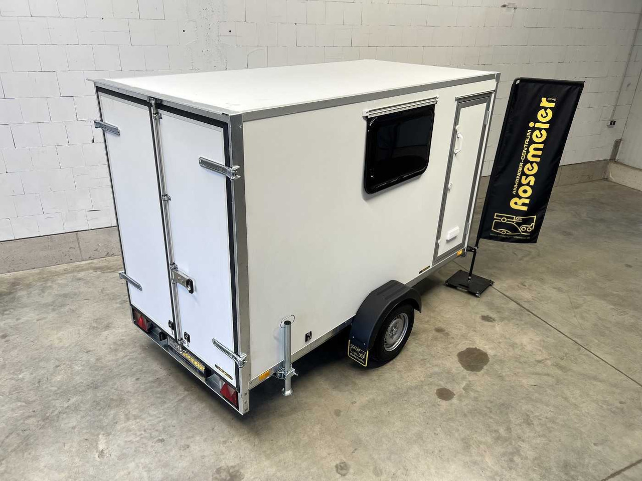 BLYSS F1330HD Seitentür,Fenster Kofferanhänger - Затворена каросерия ремарке: снимка 5 BLYSS F1330HD Seitentür,Fenster Kofferanhänger - Затворена каросерия ремарке: снимка 5