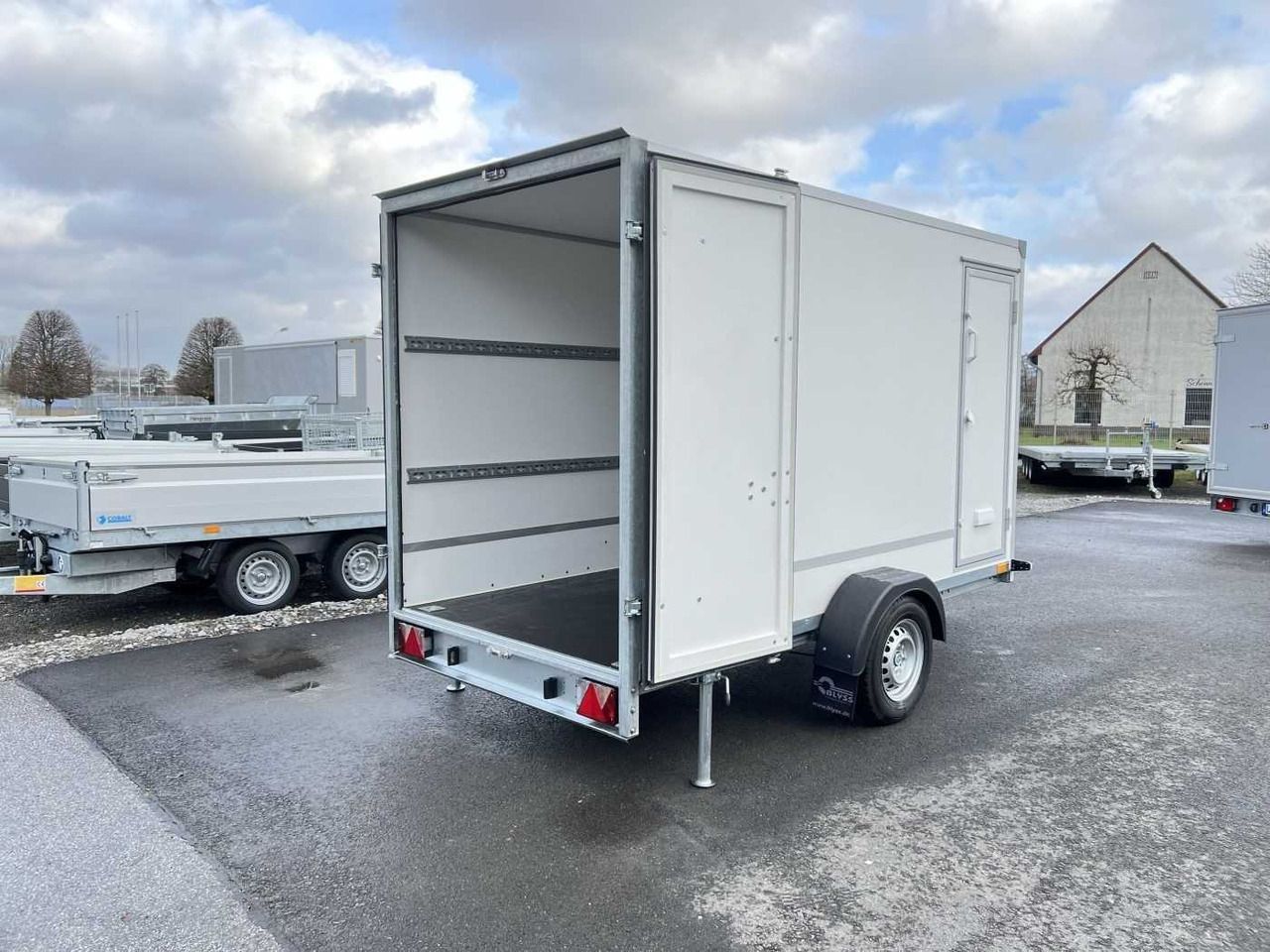 BLYSS F1330HD Seitentür Kofferanhänger - Затворена каросерия ремарке: снимка 3 BLYSS F1330HD Seitentür Kofferanhänger - Затворена каросерия ремарке: снимка 3