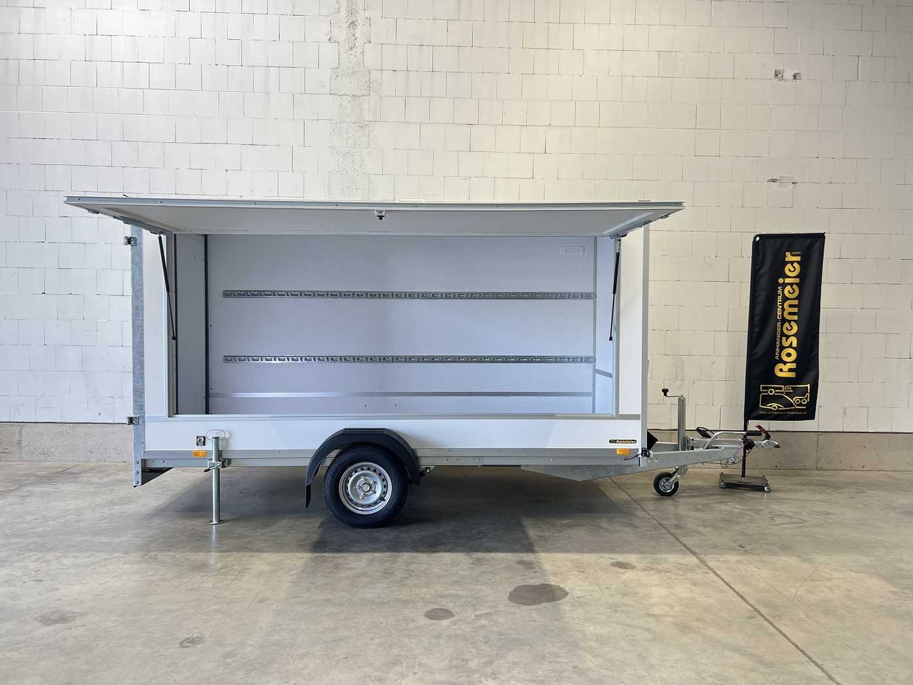 BLYSS F1336HD mit Verkaufsklappe Kofferanhänger - Търговска каравана: снимка 4 BLYSS F1336HD mit Verkaufsklappe Kofferanhänger - Търговска каравана: снимка 4