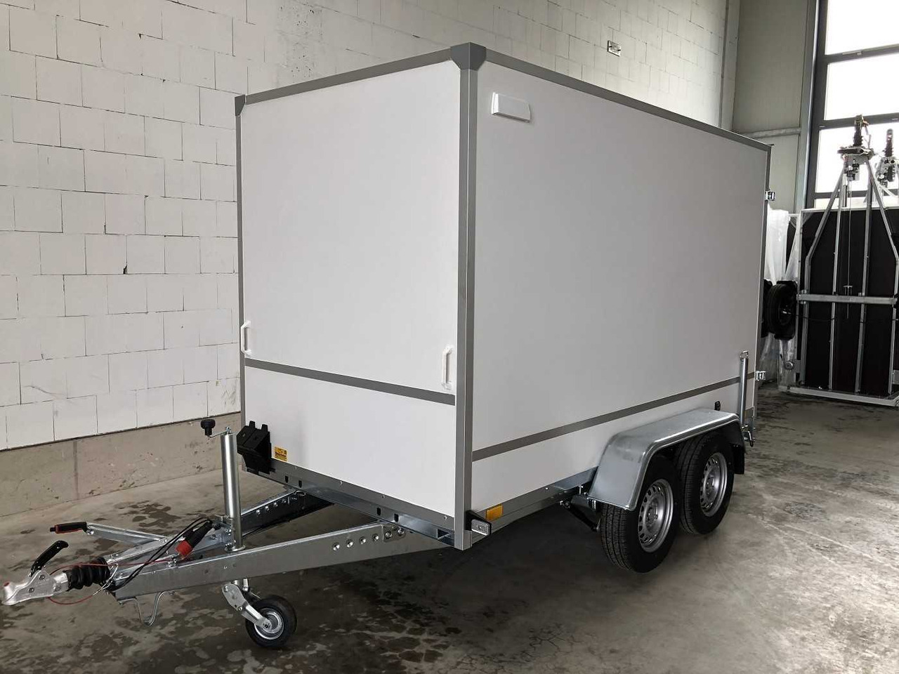 BLYSS F2030HTD Seitentür Kofferanhänger - Затворена каросерия ремарке: снимка 4 BLYSS F2030HTD Seitentür Kofferanhänger - Затворена каросерия ремарке: снимка 4