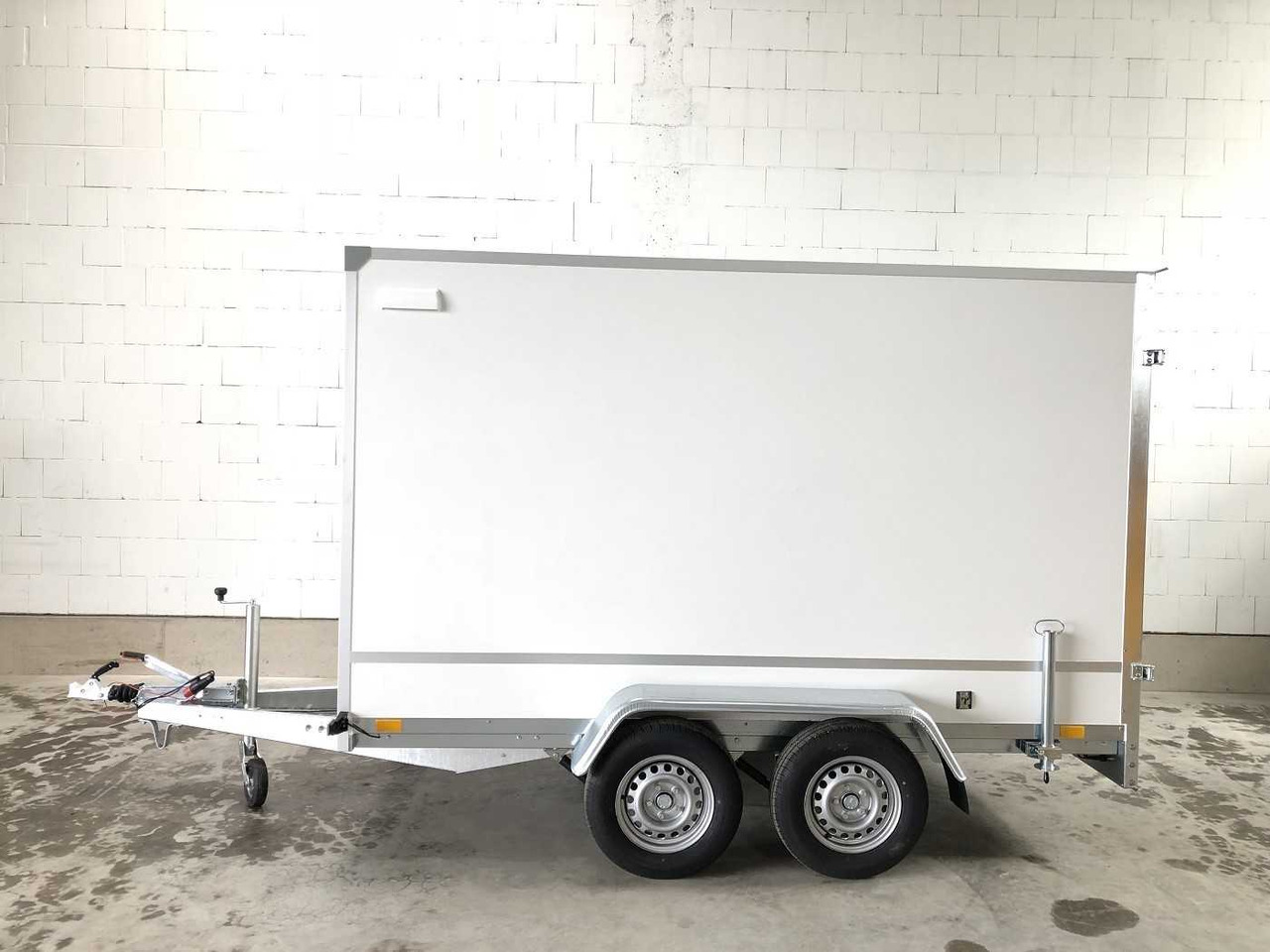 BLYSS F2030HTD Seitentür Kofferanhänger - Затворена каросерия ремарке: снимка 2 BLYSS F2030HTD Seitentür Kofferanhänger - Затворена каросерия ремарке: снимка 2